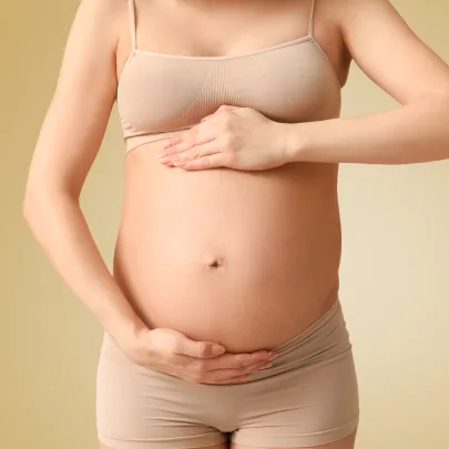 Cennik zabiegów według problemu w Kashmir Spa - zabiegi dla przyszłych mam - zdjęcie pokazuje kobietę w ciązy